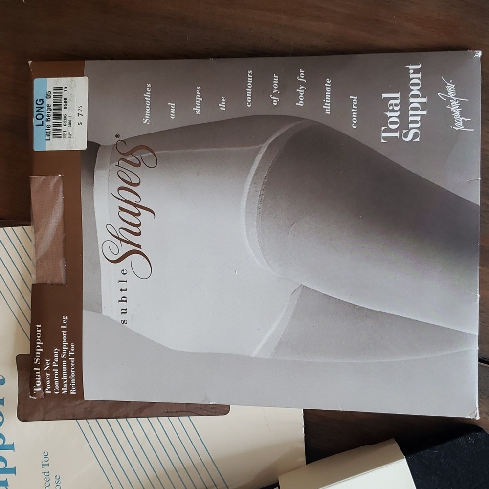 NWT Panty Hose Bundle Sz M - Picture 2 of 12